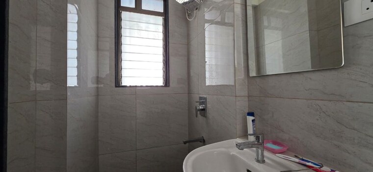 Bathroom, goregaon west Pg For Boys In Goregaon West 10451247