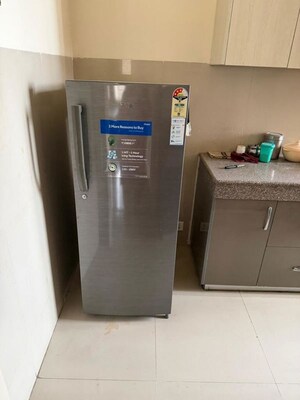 Furnished Amenities in 3.5 BHK Apartment at Emaar Palm Hills, Sector 77 – for Rent