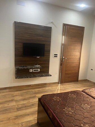1 Rk  440 Sq.Ft. Builder Floor in Vipul Square