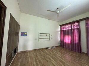 3 BHK Builder Floor For Rent in Sector 8