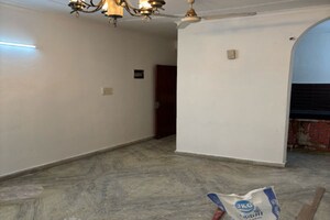 Room in 1 BHK Apartment at Aakash -IV, Gt Road – for Rent