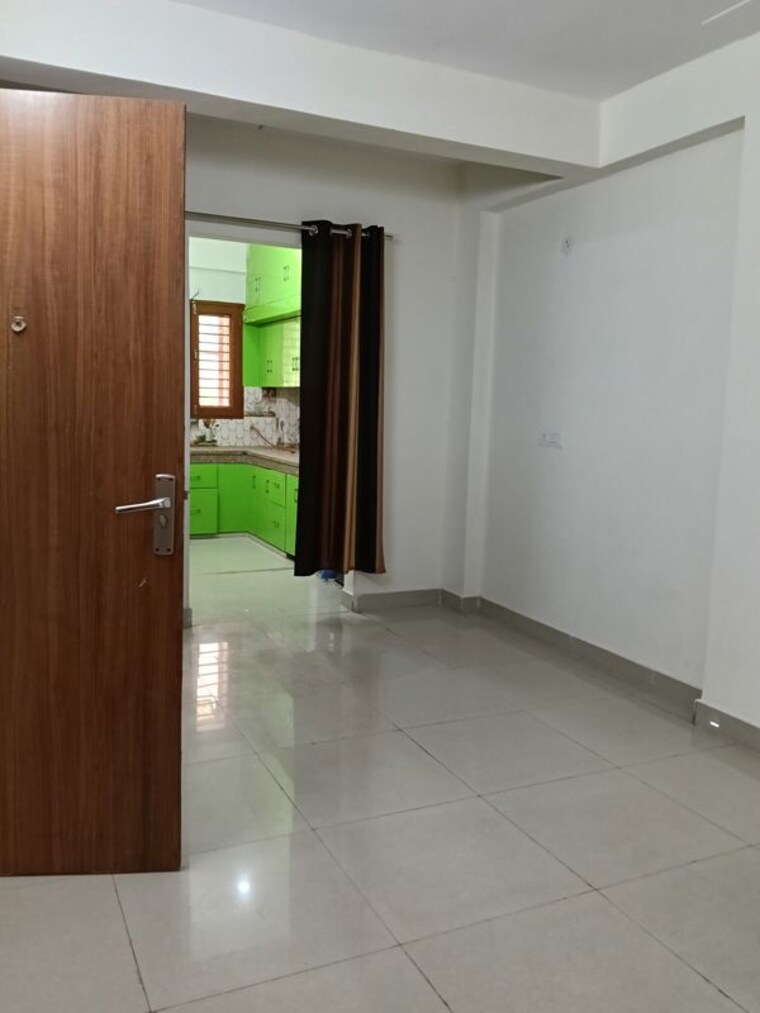 Room, sector 23 2 Bedroom 900 Sq.Ft. Villa In Sector 23 Gurgaon 10451277