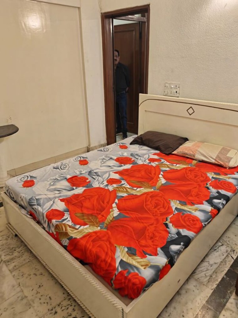 Bedroom, lajpat nagar 4 2 Bedroom 100 Sq.Yd. Builder Floor In Lajpat Nagar 4 Delhi 10451313