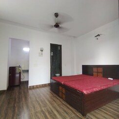 StudioBuilder Floor For Rent in Sushant Lok I