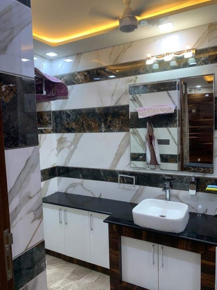 Washroom, saket 3 Bedroom 1600 Sq.Ft. Builder Floor In Saket Delhi 10451383