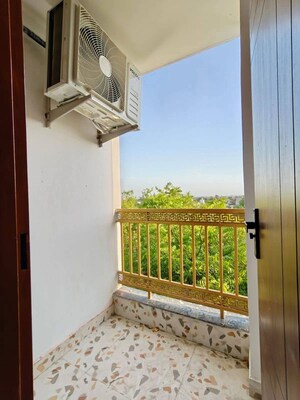 Bedroom in 1 BHK Apartment at Saket – for Rent