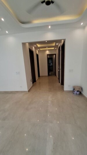 Room in 3.5 BHK Builder Floor at Jasola Vihar – for Sale