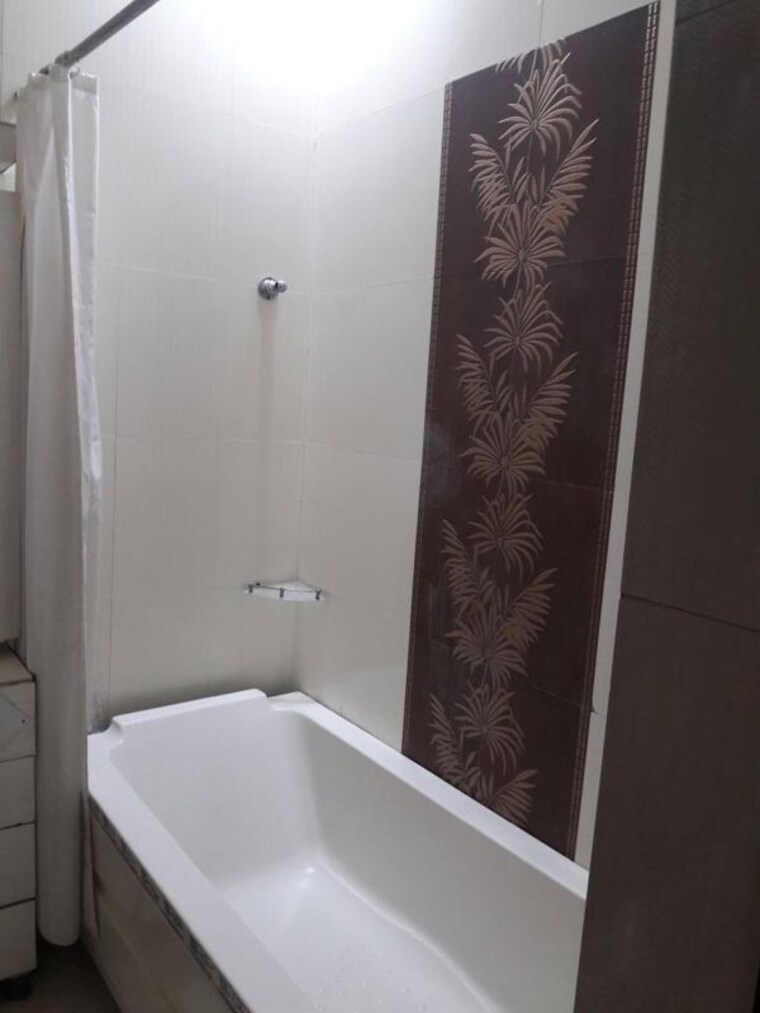 Bathroom, model town 2 Bedroom 150 Sq.Yd. Independent House In Model Town Ludhiana 10451430