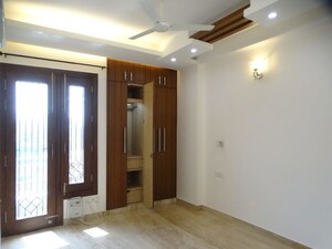 Room in 3.5 BHK Builder Floor at Jasola Vihar – for Sale