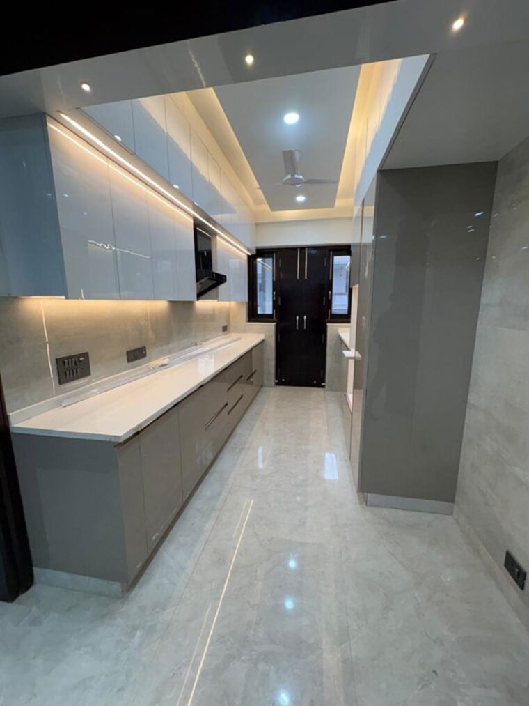 Kitchen, sector 31 3 Bedroom 2500 Sq.Ft. Builder Floor In Sector 31 Gurgaon 10451446
