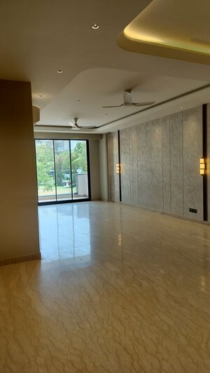 Room in  Builder Floor at Nirvana Country Birch Court, Sector 50 – for Sale