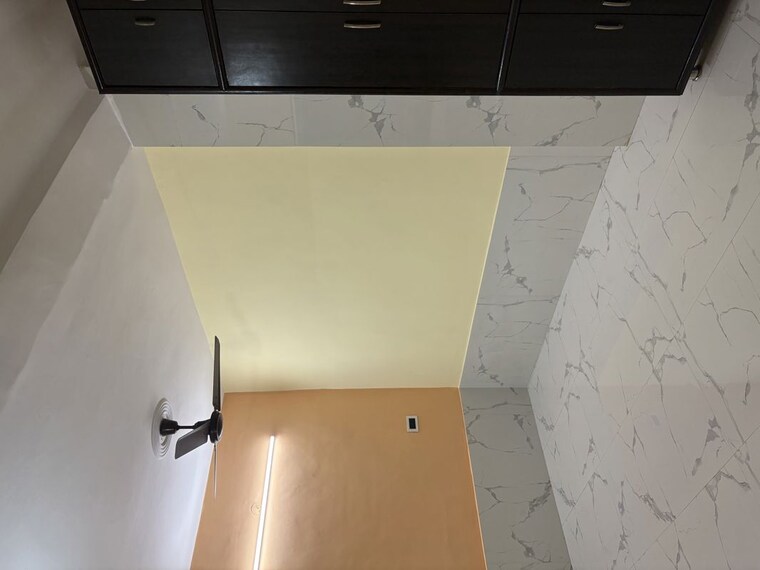 Bedroom, sector 8 dwarka 3 Bedroom 120 Sq.Yd. Builder Floor In Sector 8 Dwarka Delhi 10451407