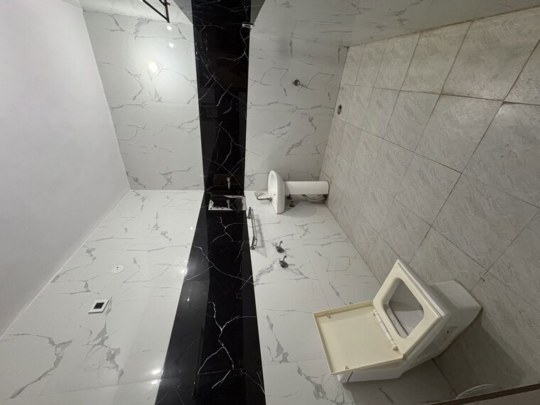 Washroom, sector 8 dwarka 3 Bedroom 120 Sq.Yd. Builder Floor In Sector 8 Dwarka Delhi 10451407