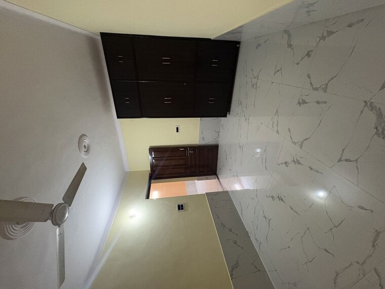 Bedroom, sector 8 dwarka 3 Bedroom 120 Sq.Yd. Builder Floor In Sector 8 Dwarka Delhi 10451407