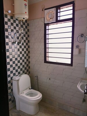 Bathroom in 2 BHK Builder Floor at Ardee City, Sector 52 – for Rent