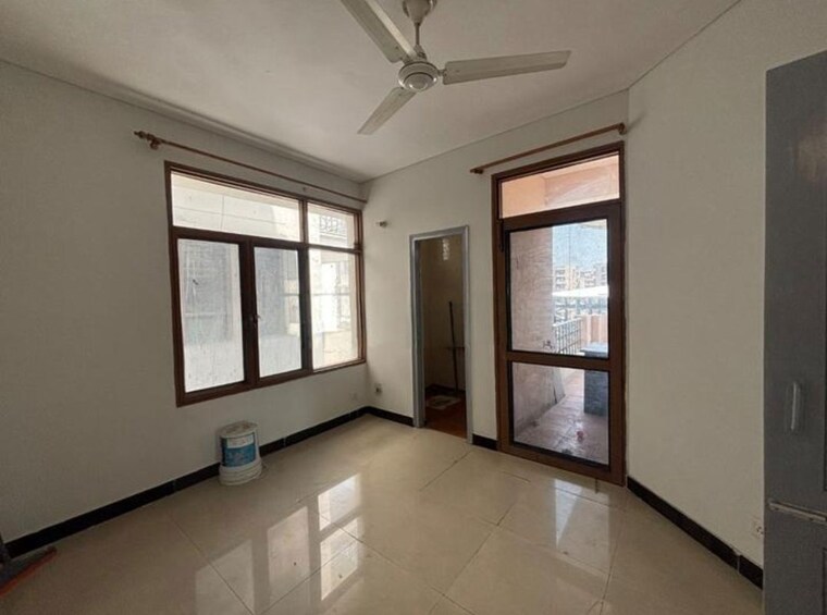 Room, cghs-hewo-apartments 3 Bedroom 2200 Sq.Ft. Apartment In Sector 56 Gurgaon 10451486