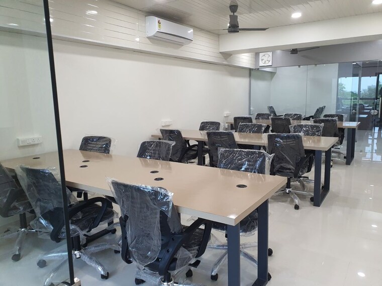 Team Area, times-square-arcade Commercial Office Space 1200 Sq.Ft. In Thaltej Ahmedabad 10451516