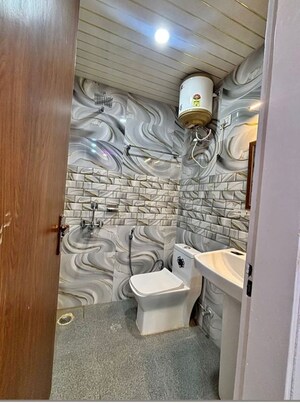 Team Area in 1 BHK Builder Floor at Chattarpur – for Rent