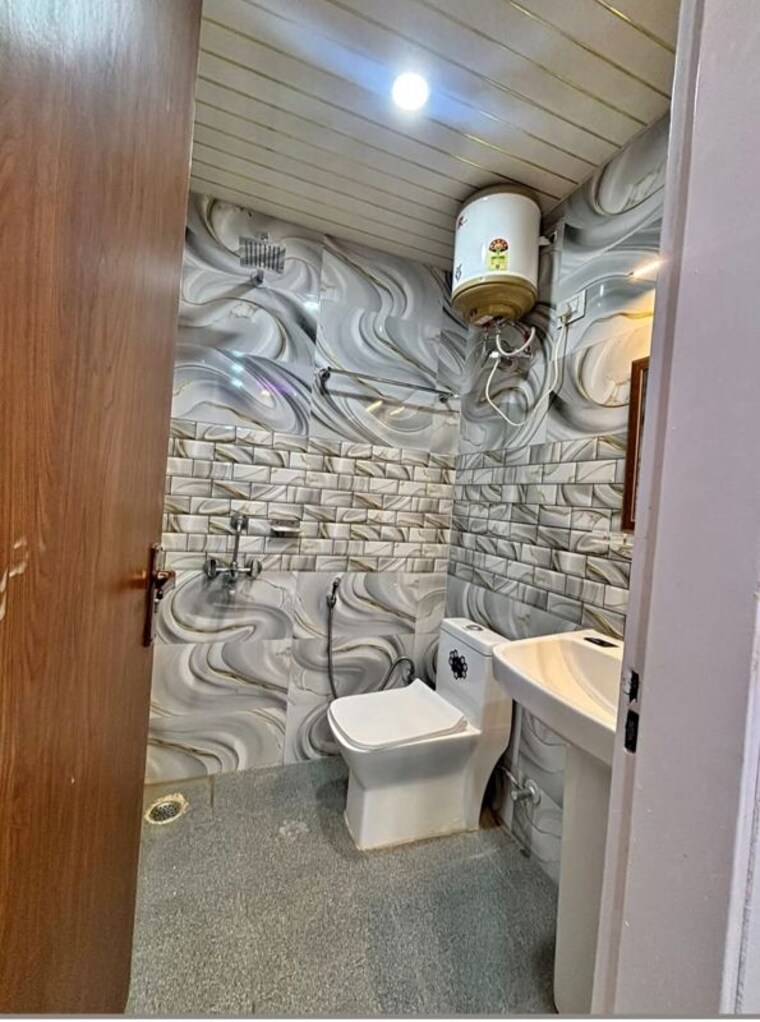 Team Area, chattarpur 1 Bedroom 500 Sq.Ft. Builder Floor In Chattarpur Delhi 10451506