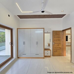 Building Lobby in 4 BHK Villa at Vadavalli – for Sale
