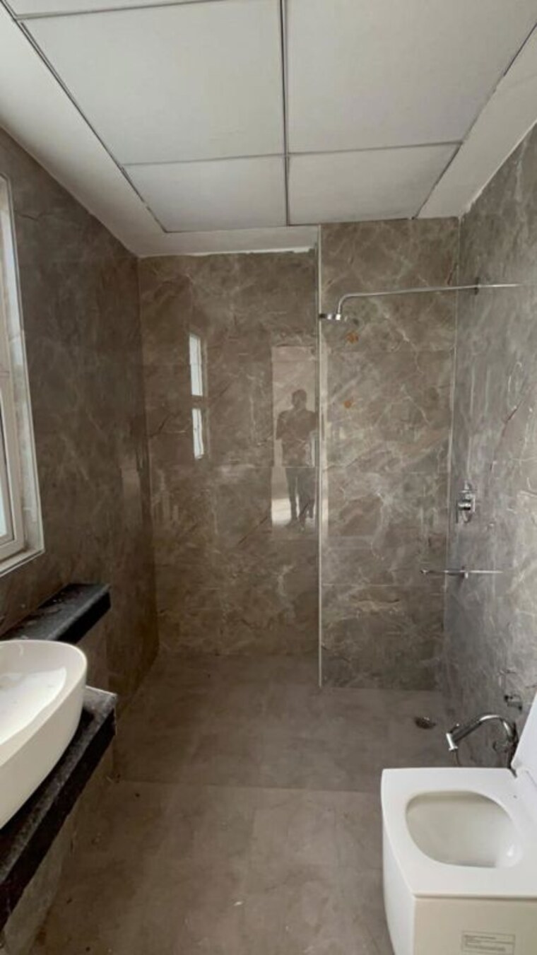 Bathroom, one-oak-atmos 4 Bedroom 3600 Sq.Ft. Penthouse In Gomti Nagar Lucknow 10447012