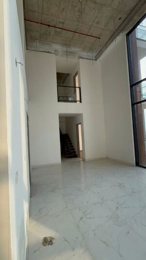 Room in 4 BHK Penthouse at One Oak Atmos, Gomti Nagar – for Sale