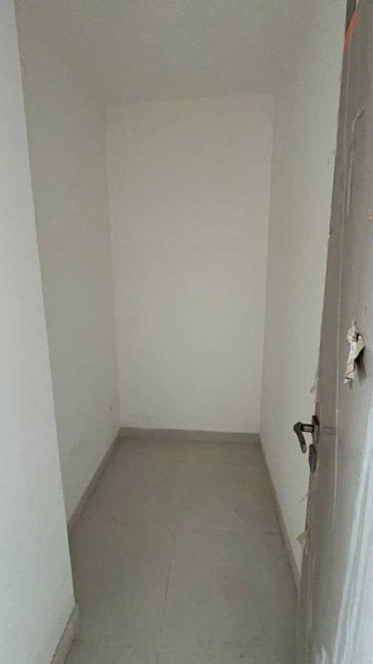 Bathroom, one-oak-atmos 4 Bedroom 3600 Sq.Ft. Penthouse In Gomti Nagar Lucknow 10447012