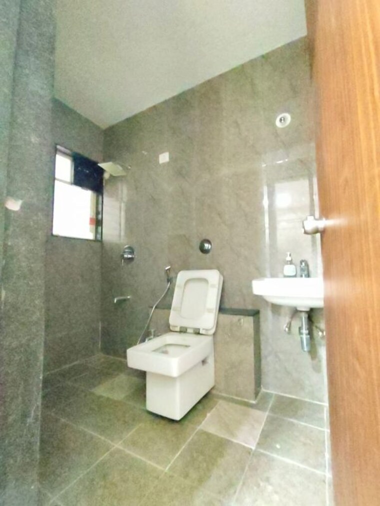 Bathroom, baner Commercial Office Space 1790 Sq.Ft. In Baner Pune 10451587