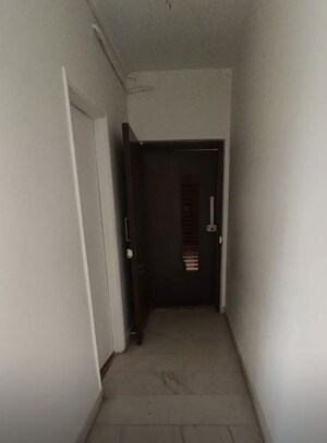 Room in 2 BHK Apartment at Jolly Maker Apartment, Cuffe Parade – for Rent
