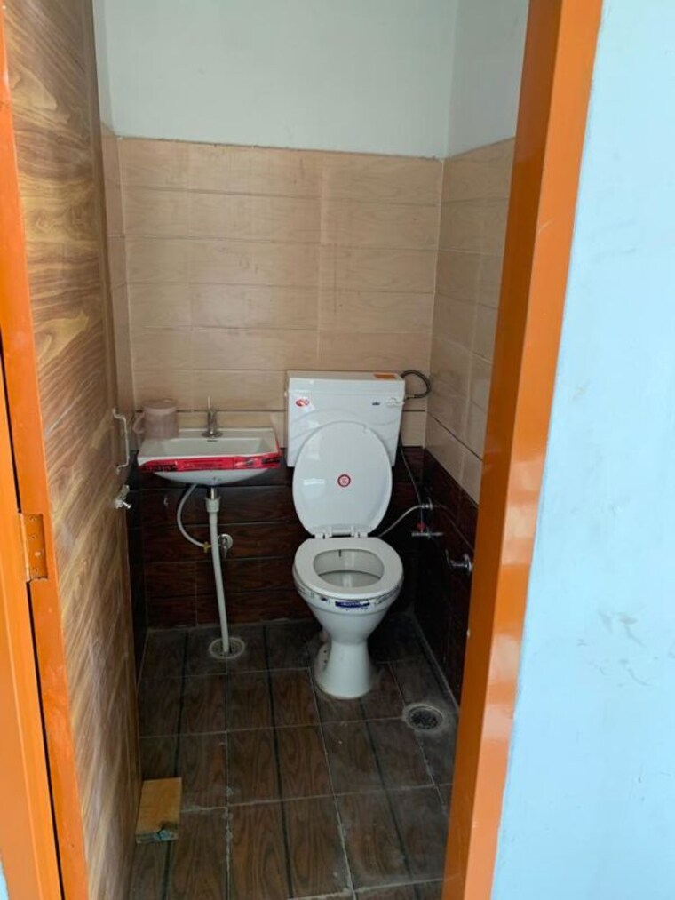 Bathroom, ludhiana city centre 2 Bedroom 120 Sq.Yd. Independent House In Ludhiana City Centre Ludhiana 10451574