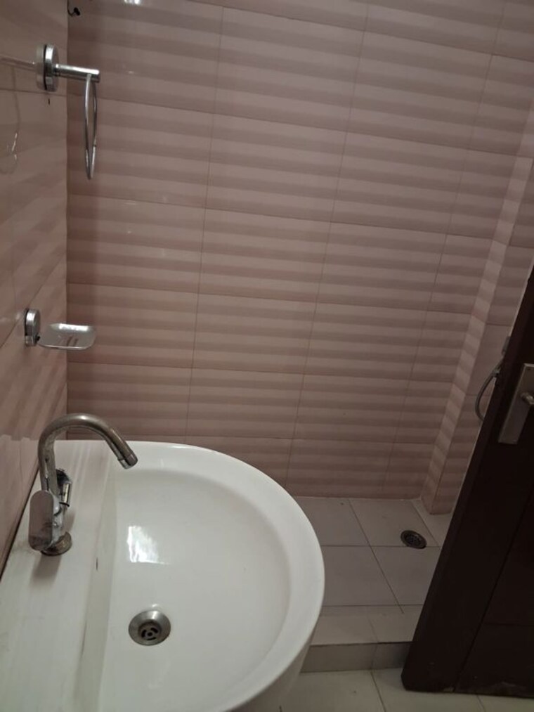 Bathroom, vasant kunj 4 Bedroom 2800 Sq.Ft. Builder Floor In Vasant Kunj Delhi 10451620
