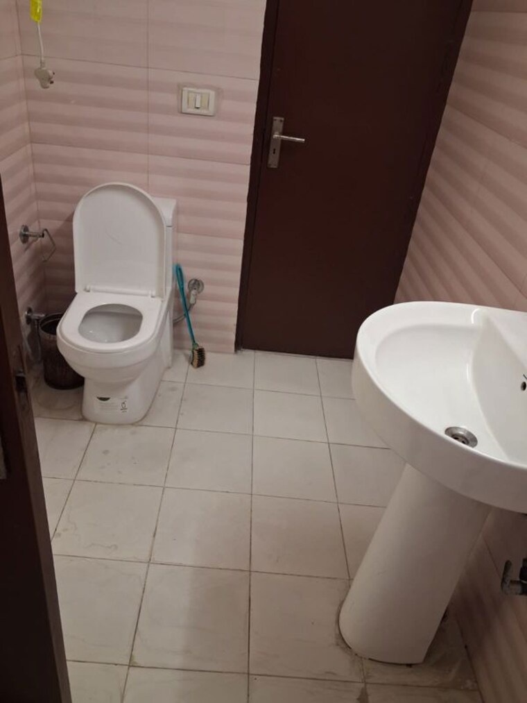 Bathroom, vasant kunj 4 Bedroom 2800 Sq.Ft. Builder Floor In Vasant Kunj Delhi 10451620