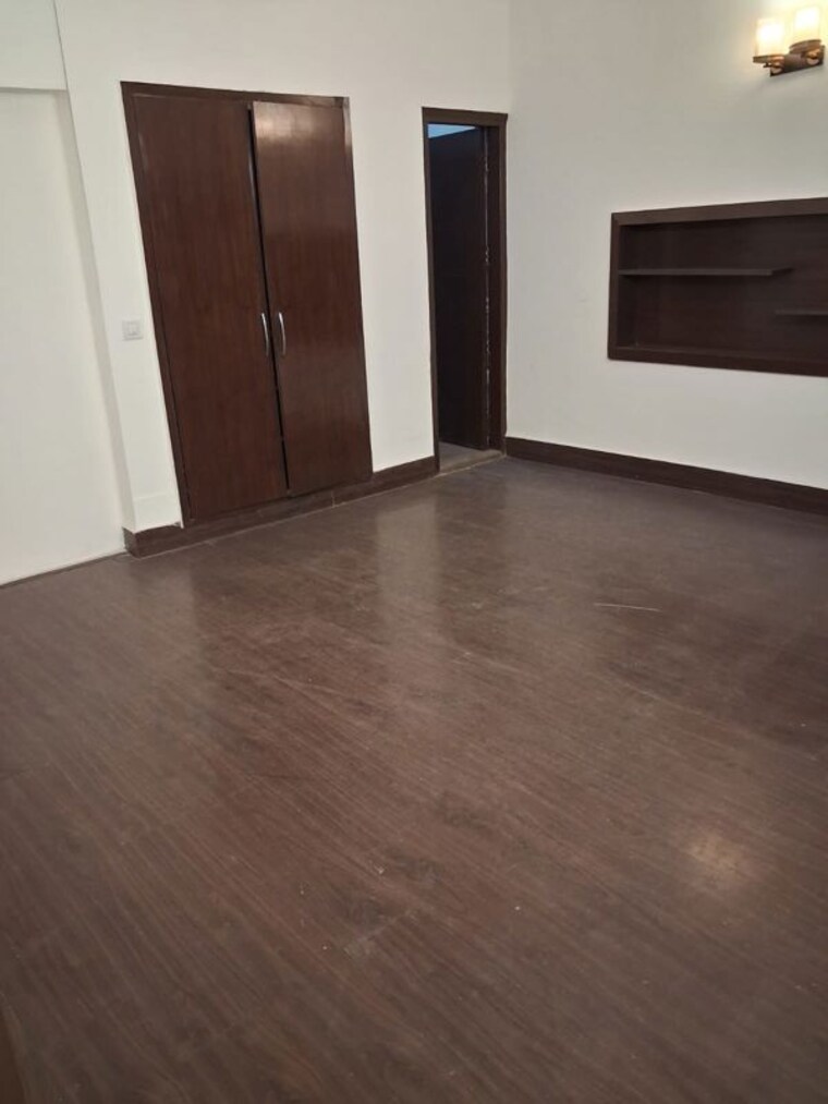 Room, vasant kunj 4 Bedroom 2800 Sq.Ft. Builder Floor In Vasant Kunj Delhi 10451620