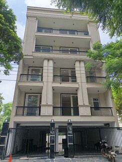 4 BHK Builder Floor For Sale in Sector 49