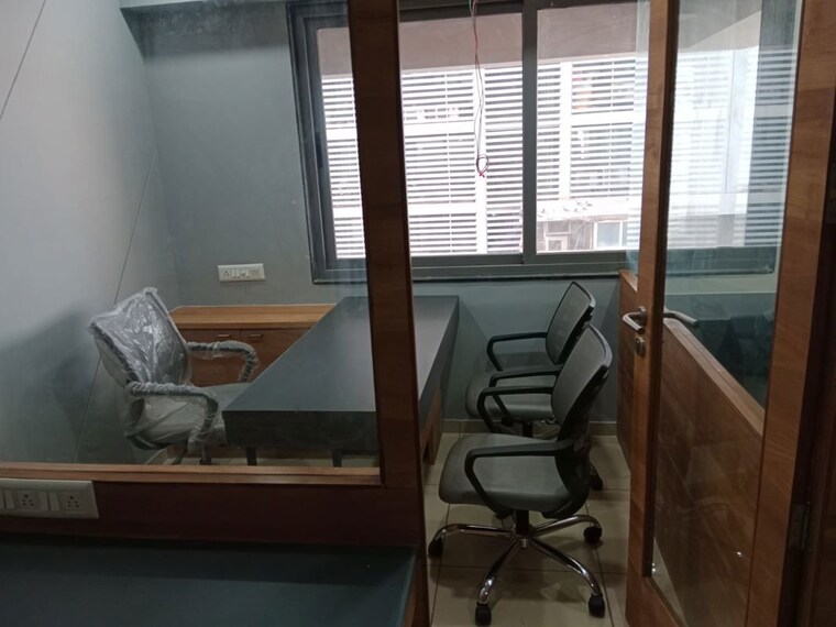 Team Area, sola Commercial Office Space 545 Sq.Ft. In Sola Ahmedabad 10451669