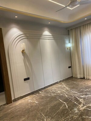 Building Lobby in 4 BHK Builder Floor at Sector 50 – for Sale