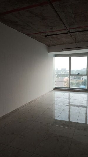 Room in  Office Space at Thaltej – for Rent