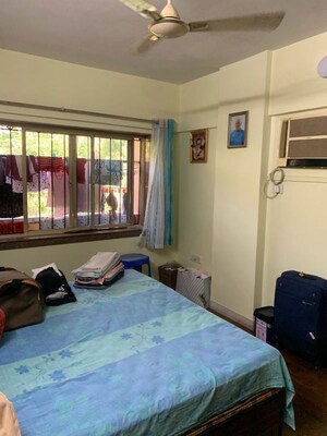 Bedroom in 4 BHK Apartment at Nerul Sector 17 – for Rent