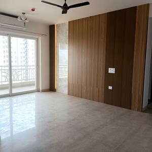 Room in 4 BHK Apartment at Tulip Violet, Sector 69 – for Rent