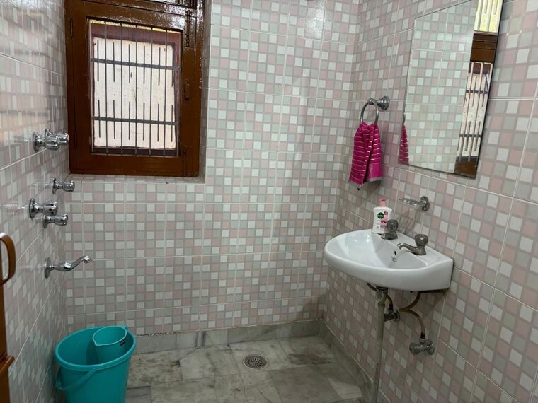 Bathroom, urban estate dugri 1 RK 100 Sq.Yd. Builder Floor In Urban Estate Dugri Ludhiana 10451738