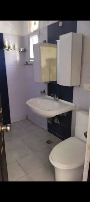 Bathroom in 3 BHK Builder Floor at Chukkuwala – for Rent
