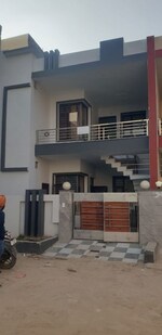 4 BHK + Pooja Room,Servant Room,Study Room,Extra Room,Store Room 115 Sq.Yd. Independent House in Guru Teg Bahadur Nagar