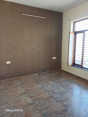 2 BHK Builder Floor For Rent in Aman Vihar