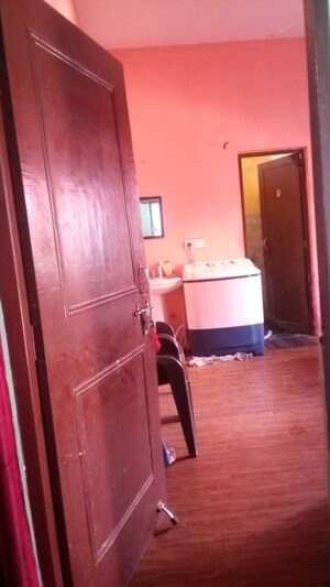 Furnished Amenities in 1 BHK Builder Floor at Aman Vihar – for Rent