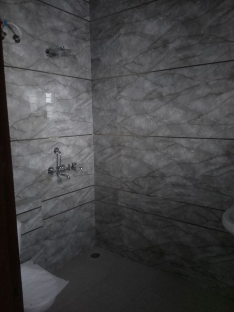 Bathroom, kharar mohali road 4 Bedroom 158 Sq.Yd. Independent House In Kharar Mohali Road Kharar 10451806