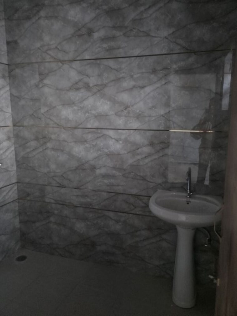 Bathroom, kharar mohali road 4 Bedroom 158 Sq.Yd. Independent House In Kharar Mohali Road Kharar 10451806