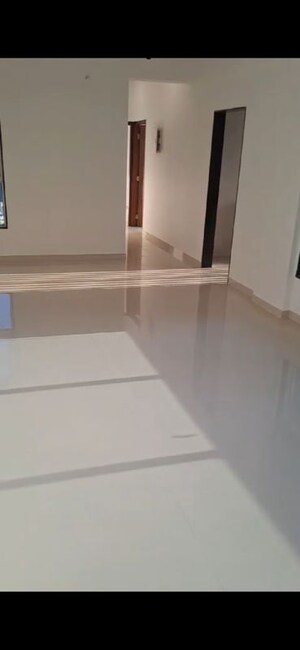 2 BHK Apartment For Rent in Shreeji Atlantis, Malad West