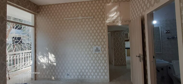 Room, sector 1 2.5 Bedroom 1100 Sq.Yd. Builder Floor In Sector 1 Gurgaon 10451825