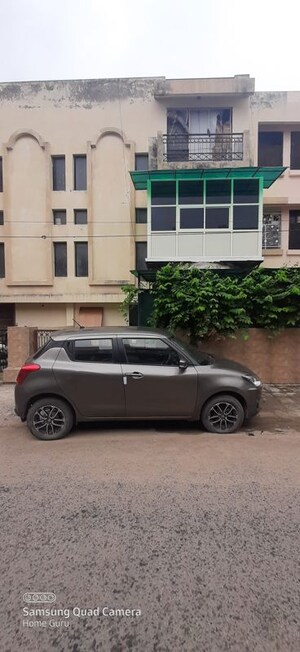 Parking in 2.5 BHK Builder Floor at Sector 1 – for Sale