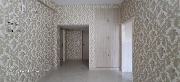 Room, sector 1 2.5 Bedroom 1100 Sq.Yd. Builder Floor In Sector 1 Gurgaon 10451825